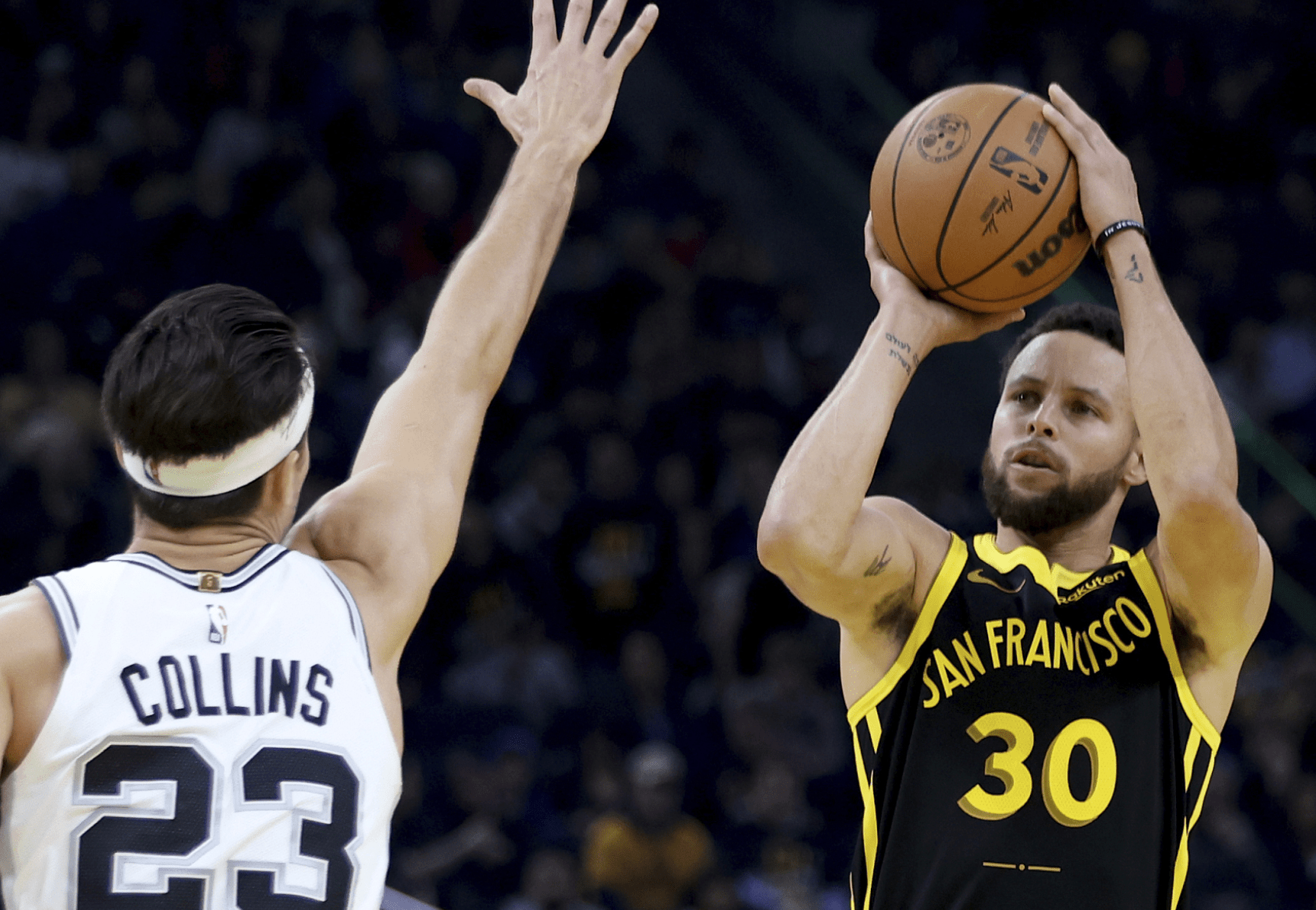 包含库里狂砍命运悬念分，勇士迎来新赛季高光！的词条